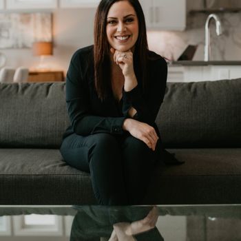 Portrait of Caitlin Kanizaj, Associate
