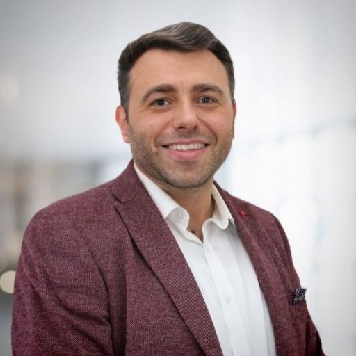 Sasa Livancic, Associate
